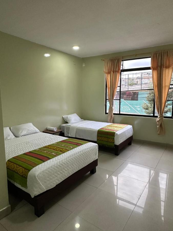 Hostal Marin Central Quito Extérieur photo